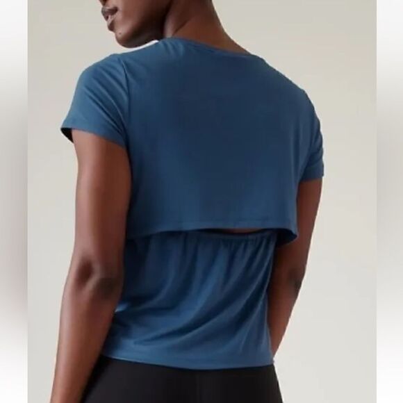 Athleta Air Out Cinch TEE in Blueish Size M - Picture 3 of 12